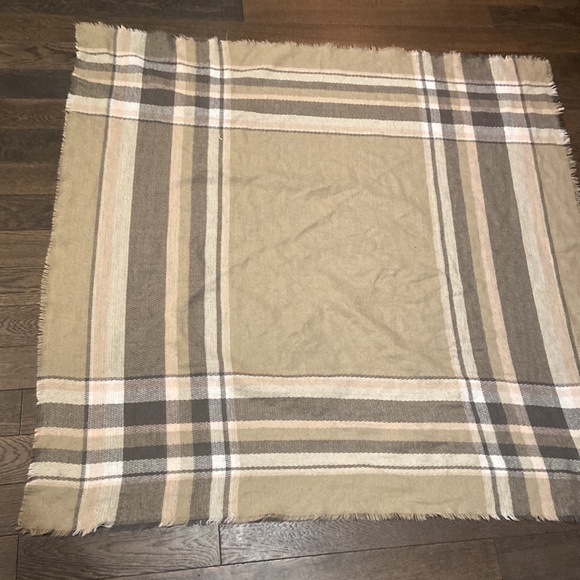 C’est Moi Blanket Scarf - Picture 5 of 5